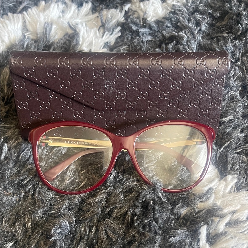Gucci Wine Color Glasses with Embossed Case